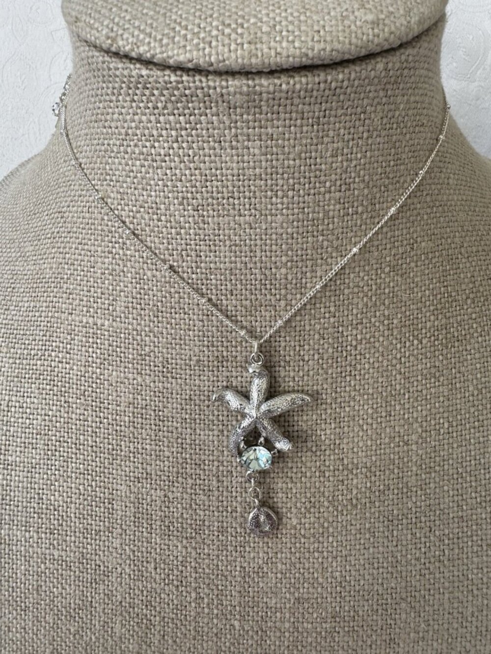 Nordstrom Sequin NYC Blue SilverTone Starfish Charm Chain Necklace 16-18" NEW